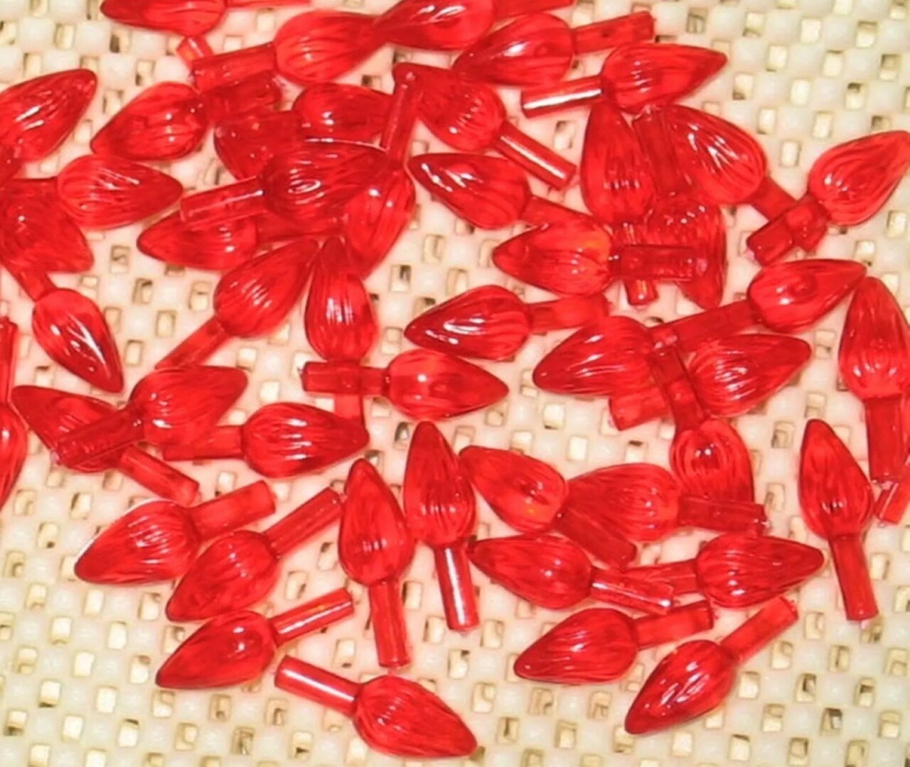 Kitcheniva 25 Pcs Small Twist Lights Bulbs for Ceramic Christmas Tree